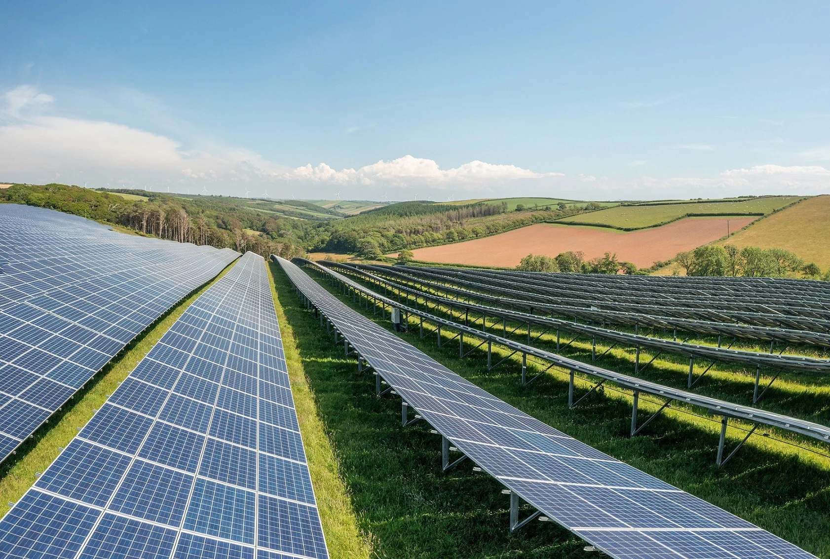 British Solar Renewables completes first portfolio financing on five solar and battery projects.